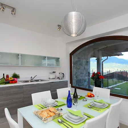 Serena Villa Plesio
